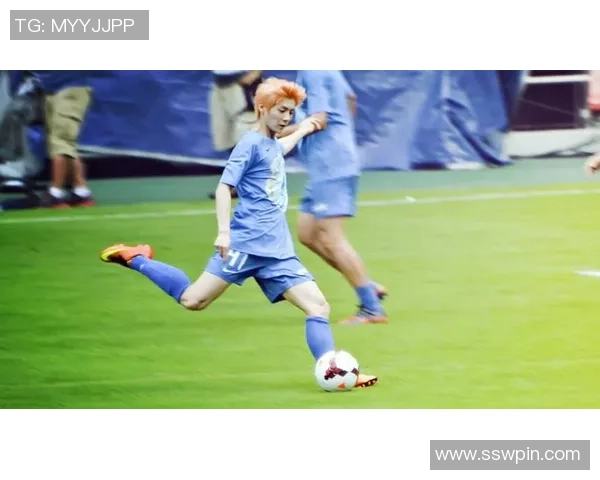 足球明星热议鹿晗的球技与魅力赞其在场外的影响力与个人风格 足球明星热议鹿晗的球技与魅力赞其在场外的影响力与个人风格